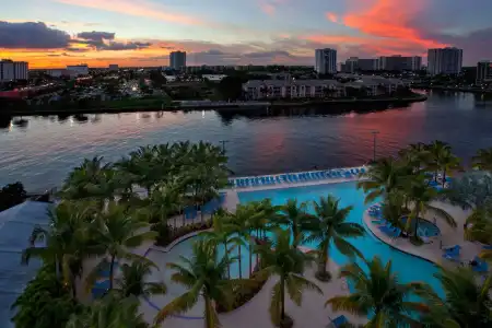 Doubletree Resort by Hilton Hollywood Beach - 28