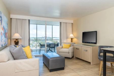 DiamondHead Beach Resort - 59
