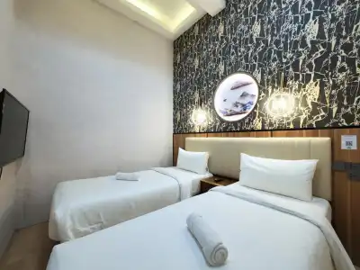 Kam Leng - 4