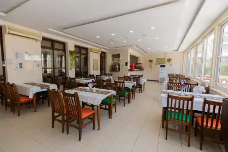 Royal Star Empire Beach Resort - 18