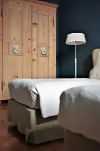 Seven Historical Suites - 107