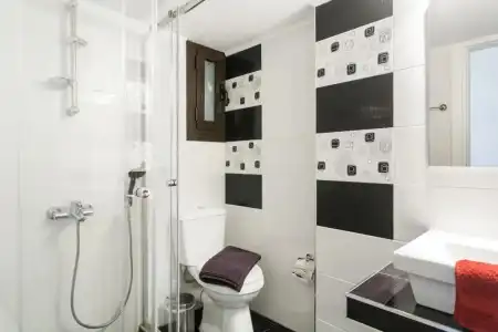 Nicholas Point Apartments and Rooms - 175