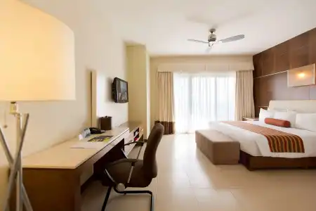 Krystal Urban Cancun & Beach Club - 5