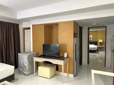 Mall Suites - 101