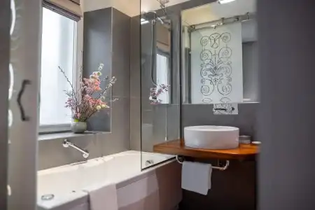 Vis a Vis Apartments - 7