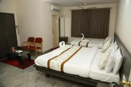 Soundarya - 32
