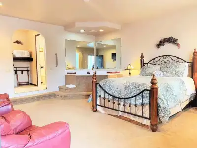 Breakers Boutique Inn - 115