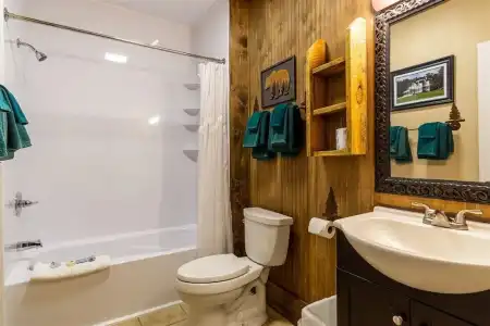 Hemlock Inn - 8