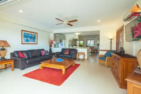 Noosa Entrance Waterfront Resort - 2
