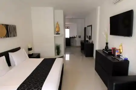 East Suites - 155