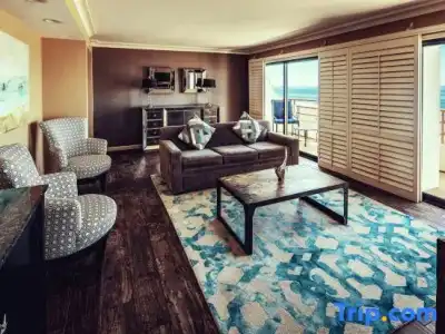 The Waterfront Beach Resort, A Hilton - 299