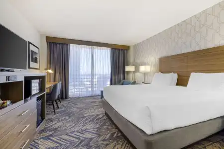 Best Western Plus Bayside Inn - 58