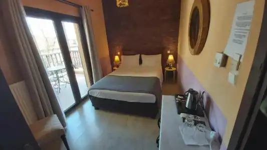 Mythos Guesthouse - 33