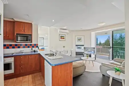 Crystal Bay on the Broadwater - 300