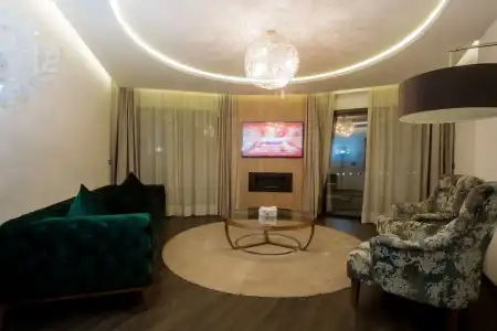 Fredj and Spa - 113