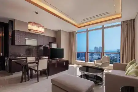 Hilton - 168