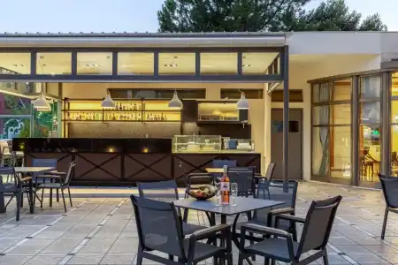 Oasis Apartments - 70