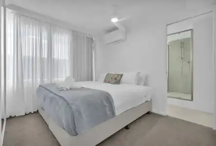 Rolling Surf Resort - 201