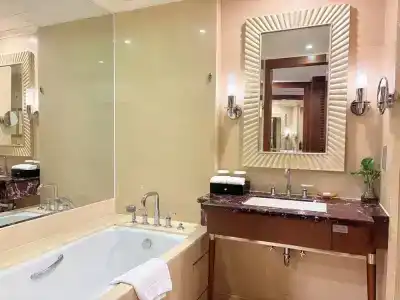 Wuhan Jin Jiang International - 92