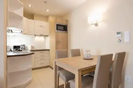 Silver Crown & Residence - 33