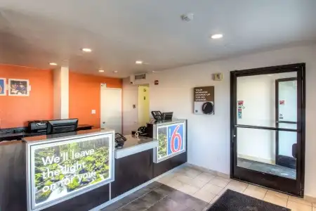 Motel 6 Redding, CA - North - 10