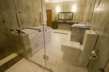 Ellen's Place - 8