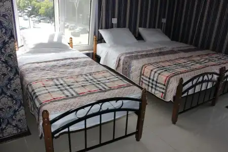 East House - 4