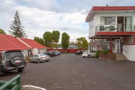 New Haven Motel - 17