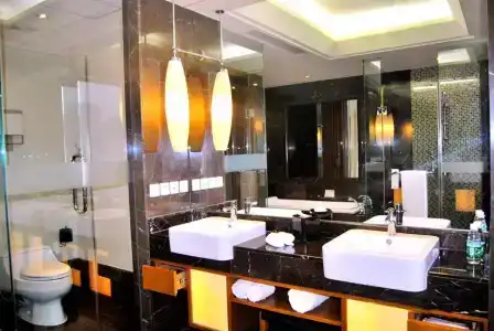 Kunming Xiangjiang - 4