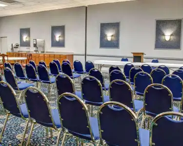 Quality Inn North - 10