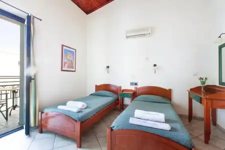 Rhoe Seaside Apartments - 13