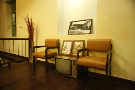Luang Poj Boutique Hostel - 8