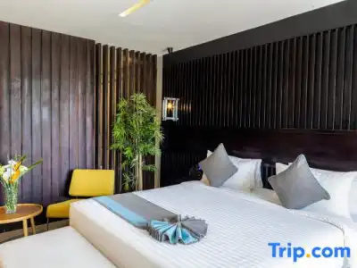 Giraffe Ocean View - 48