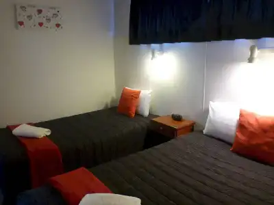 Fernleaf Motel - 2