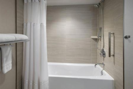 Newport Marriott & Spa - 41