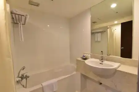 Golden Crown Grand - 52