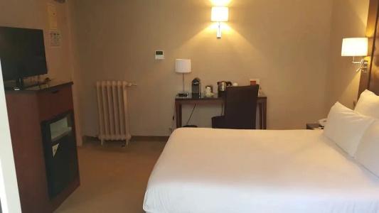 Hôtel Saint Cyr Etoile - 78