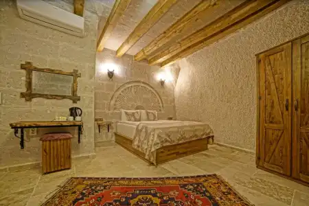 Risus Cave Suites - 24