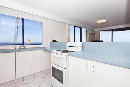 Surf Regency Apartments - 53