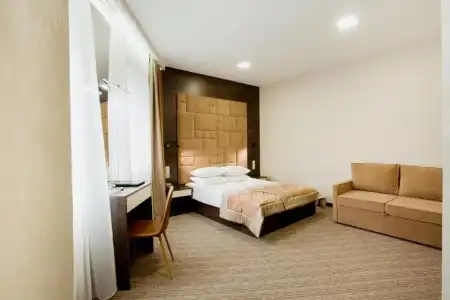 Natalia 18 - 30
