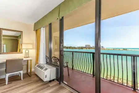 Holiday Inn & Suites Clearwater Beach by IHG - 57