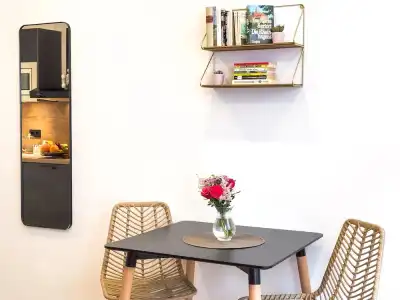 Melter & Apartments - a Neighborhood - 116
