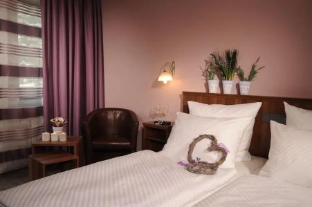 Mosel& Restaurant Zur Traube Gmbh - 40