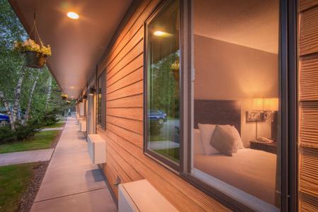 Sun & Ski Inn and Suites - 91