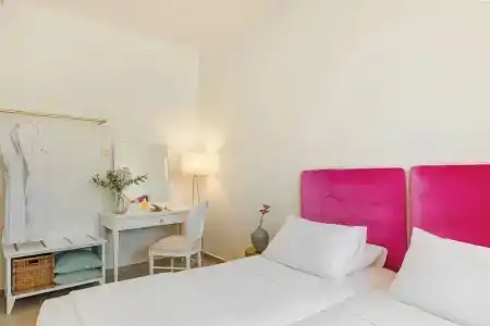 Alley Boutique and Spa - 21