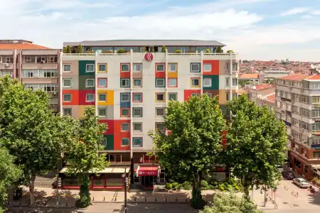 Ramada by Wyndham Old City - 0