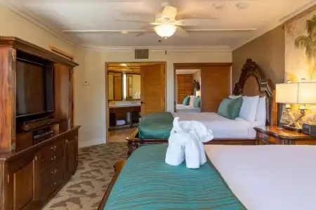 Pacific Terrace - 102