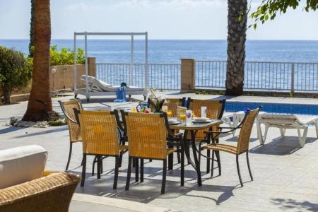 Meneou Beachfront Villa Sunset - 56