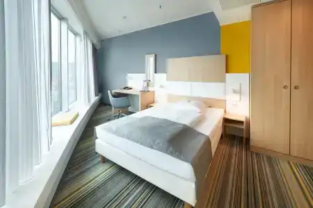 Premier Inn Wurzburg - 6