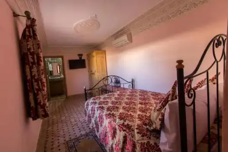 Riad Taryana - 40